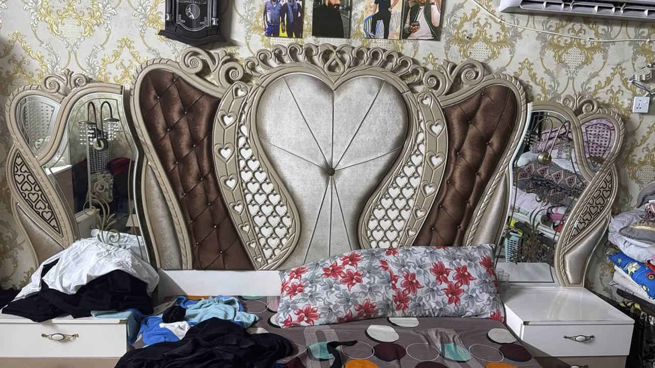 غرفة نوم • للبيع