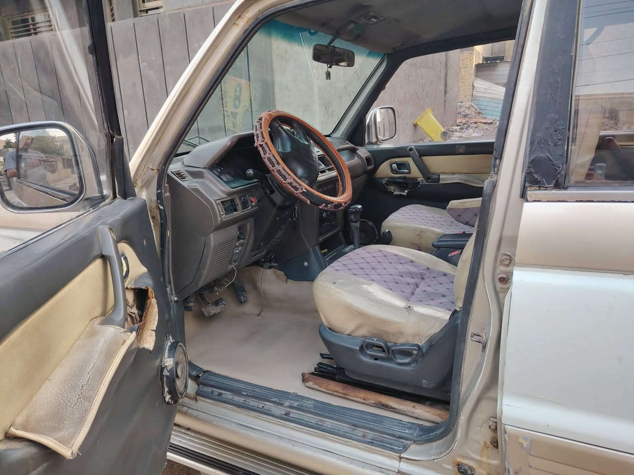 السلام عليكم باجيرو موديل 93 رقم بصره موقعها بغداد عبيدي رئاسه للبيع محرك لاطش سياره نظيفه رقم التليفون*********** راعيه بالبصره تحويل الصور الموجوده نفسه بالسياره اللي على الفيس
