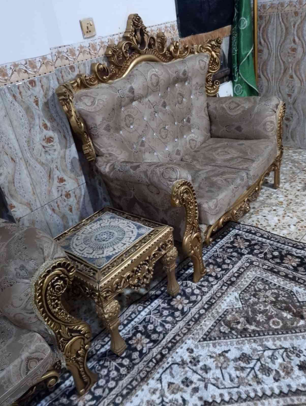 تخم • ١٠مقاعد • طبلات