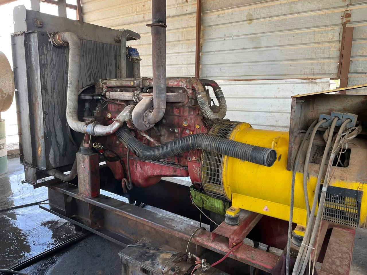 السلام عليكم مكينتين افيكو 137 راس توليد 350KVA
ثنينهن شغالات:

الاولى مكصوصة سايز 20 مستحقة تچفيت

الثانية ستندر بيها تبخير موضح بالفيديو 

عنواني الرمادي للتواصل على الرقم الاتي:

***********
