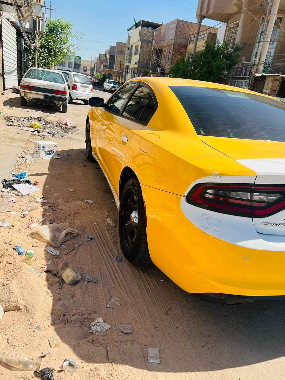 جارجر بوليسي 2019
كفاله عامه بس باب مبدل 
محرك ٣٦٠٠
تو ويل 
جاهزه من كلشي محرك كير حداديه 
بصره نجف الخط 
مكان السياره نجف 
***********

نص مكتوب في الصور:
- ***********