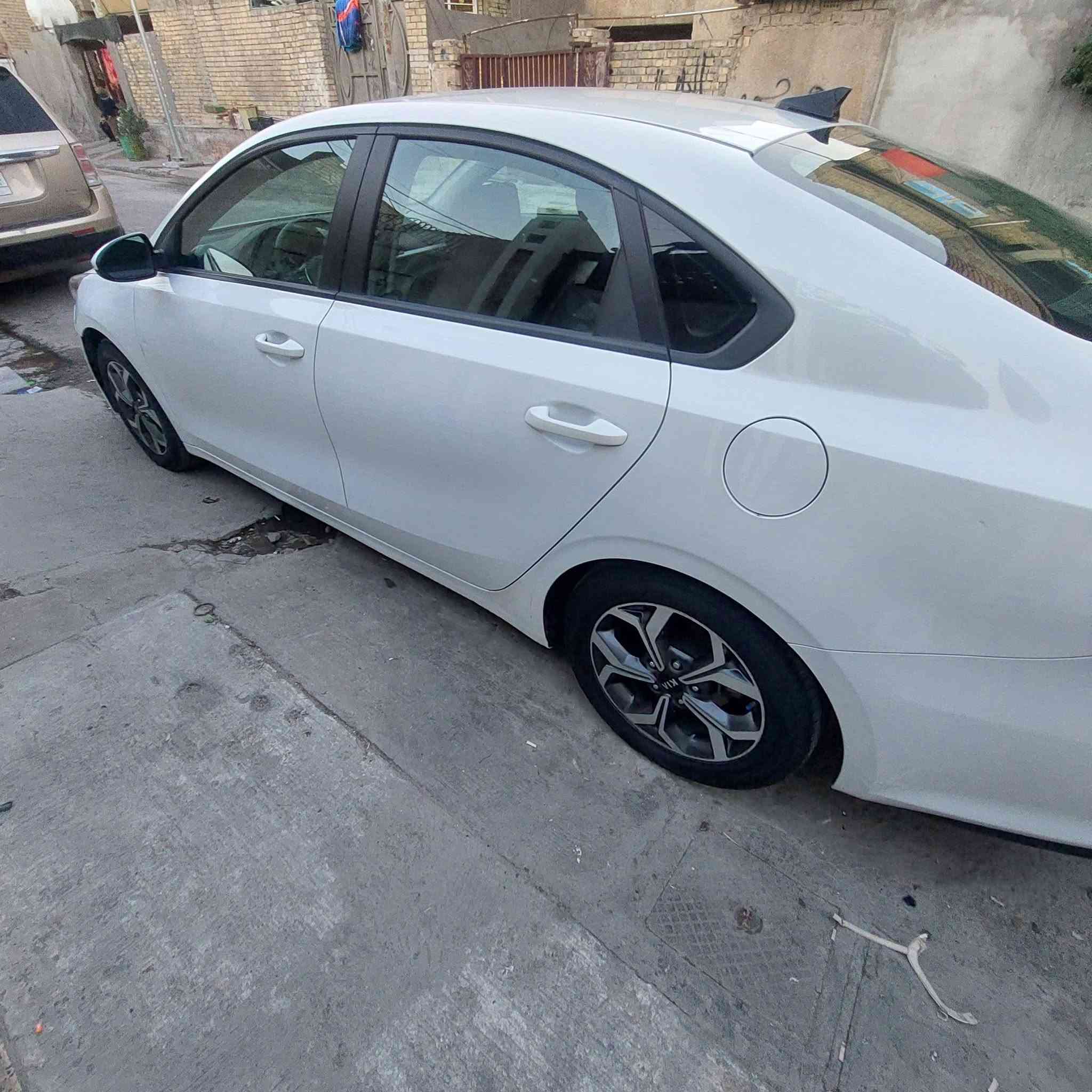 السلام عليكم
فورتي 2021 وارد امريكي 

الضرر كما موضح بل صور 

الكير AT

موصفات LX 

مرقم اربيل بسمي 

العنوان بغداد حي النصر 

السعر 127

رقم الهاتف ***********
