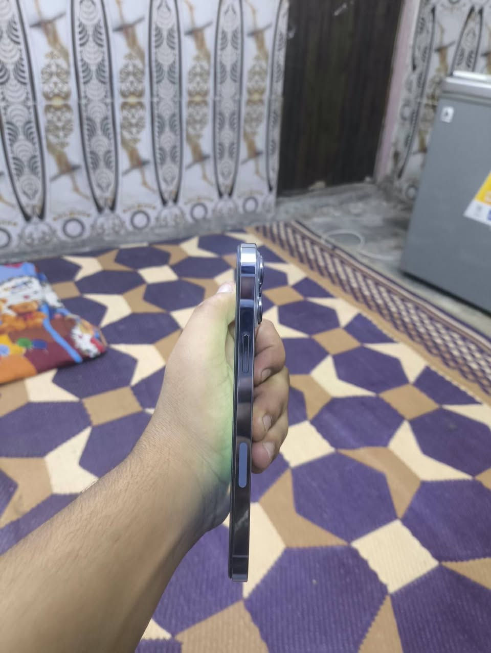 سلام عليكم 
13برو ماكس
ذاكره 256
بطاريه 84
مبدل شاشه اصليه تجي تاخذه من بيتي وبي ضمان شرط
وضهره مكسور 
سعره 475 
مكاني الزعفرانية شارع المعهد 
***********
