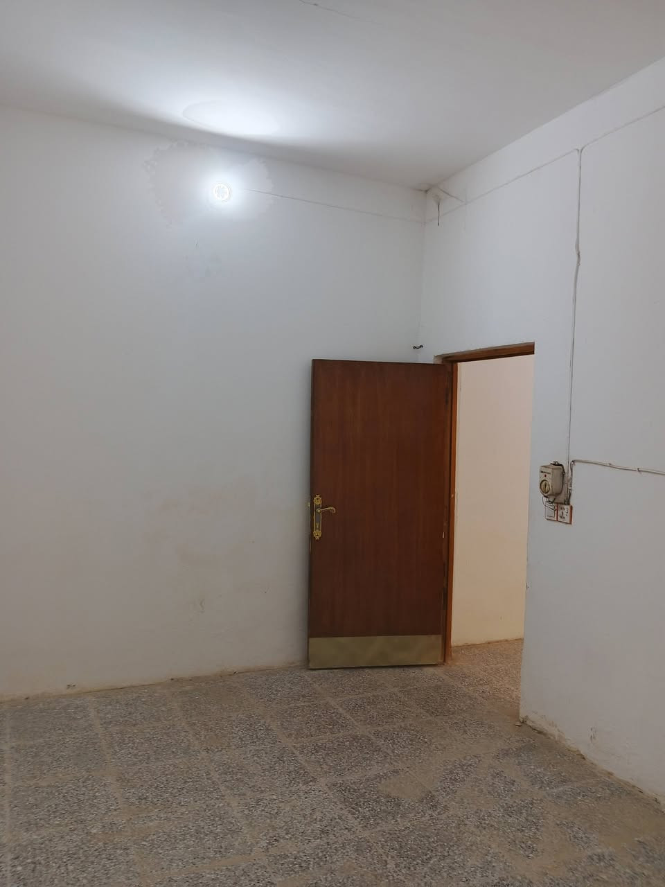 بيت للبيع قطاع ٨٤
مساحه ١٠٠ متر طابق واحد 

بناء شيلمان نظيف جداً 

موقع مميز خلف سايدين الشريط 

غرفه وصاله ومطبخ وستقبال 

وصحيات داخليه وخارجيه ومكشوفات 

السعر ٩٧ مليون مع مجال 

ملاحظه البيت حاليا فارغ 

للاستفسار مكتب أبو علي الخالدي  للعقار

موقع المكتب حي ميسان شارع كيات قبل تقاطع شارع بوريات 

او الاتصال على الرقم التالي

***********

***********

***********
او متابعه صفحة ابو أبو علي الخالدي  كل عروض حي ميسان

