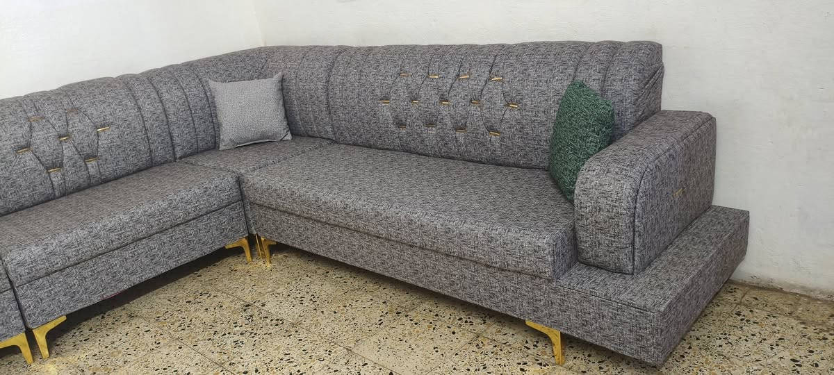 ديوان جديد غير مستخدم بلوك اسود وسفنج ضغط المكان هبهب الشراي خاص او اتصال ***********
