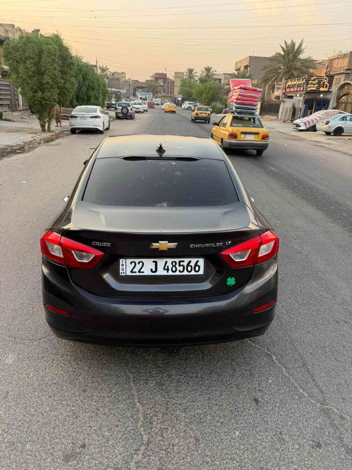 السلام عليكم ورحمة الله شوفر ليت كروز شكل الجديد فول موصفات موديل 2017 رقم اربيل بسمي تحويل ثاني يوم أي نقص مابيها كير محرك تبريد صدر كهربايات موصفاتها بصمه تشغيل البيبان بصمه صندوك بصمه شاشه جبير كأمر دواره بيها ٤ قطع فقط بدون دواخل من امريكه السياره احلى من الصور السعر (73) وبيها مجال بسيط التصال (***********) العنوان بغداد الشعب
