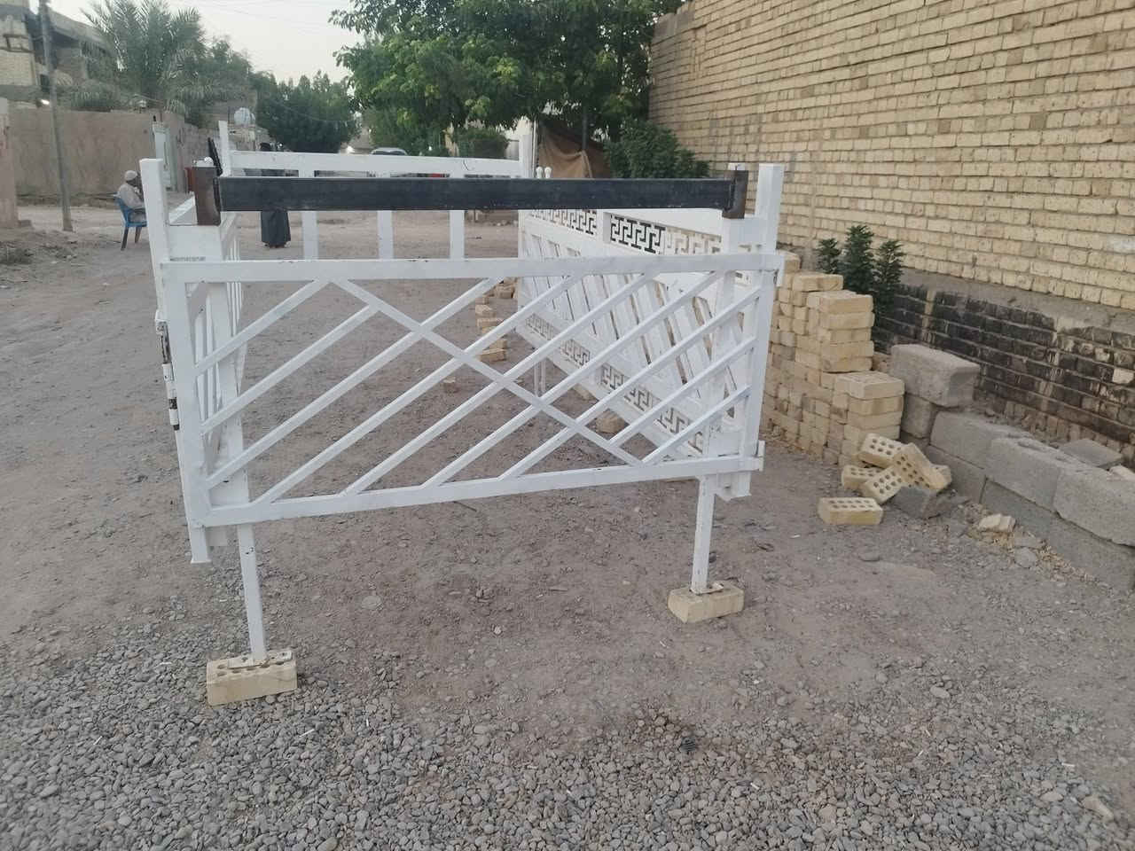 السلام عليكم محجر مال كيا دمعه المحجر تفصال الحديد مالته 3 ملين بوكاني بغداد حي البتول رقم الهاتف ***********
