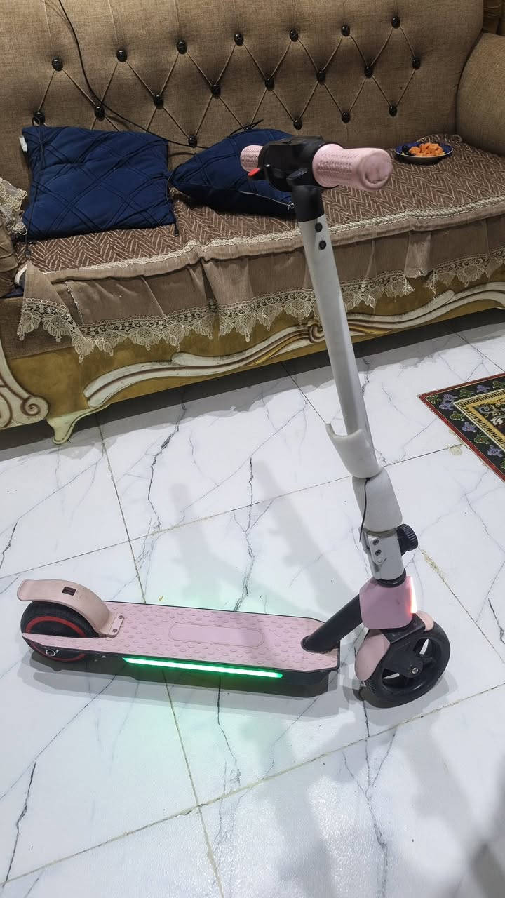 السلام عليكم سكوتر جديد للبيع جديد كلش استخدام 5ايام استفسار: ***********

