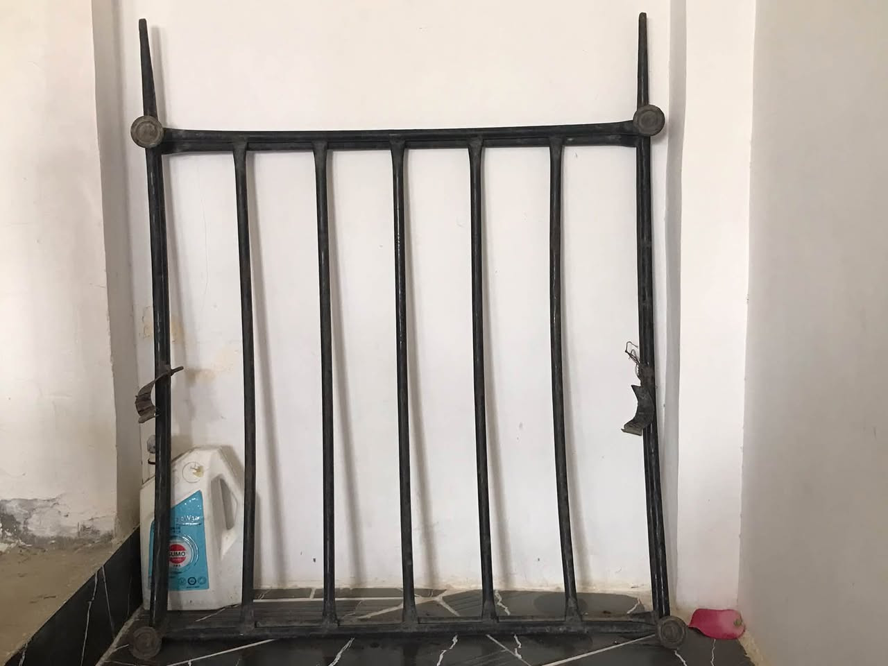 من رخصة الادمن تاير مع ويل قياس 13 وسيباية ولايتات كلهن 80 وبيهن مجال وهذا الرقم ***********
