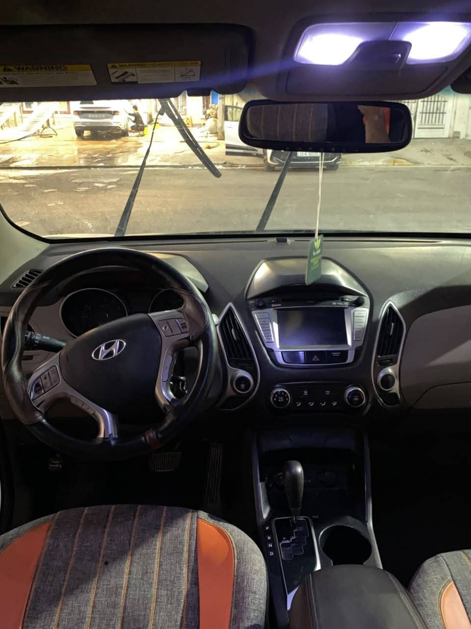 سيارة مال بيت ماشيه ١٦٦ الف قابل للزياده
السعر ١٠٠ وبيها مجال
للتواصل واتساب
***********
الموقع الانبار فلوجه 
توسان ٢٠١١ امريكي ضربتها كلش خفيفه بدون دواخل صبغ ٣ قطع بدون معجون ودواخل بنيد وجاملغات اماميه فقط
 بداية جراد خفيفه بالقماره
