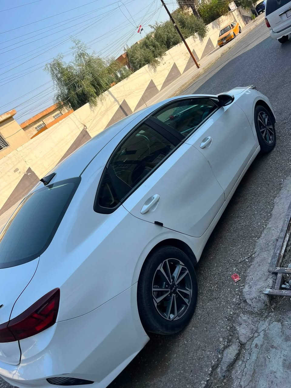 كيا فورتي2024
ماشية 70km
مواصفات نص فول شرط التحويل 
رقم دهوك
ضرر بابين 
للاستفسار: ***********
***********
