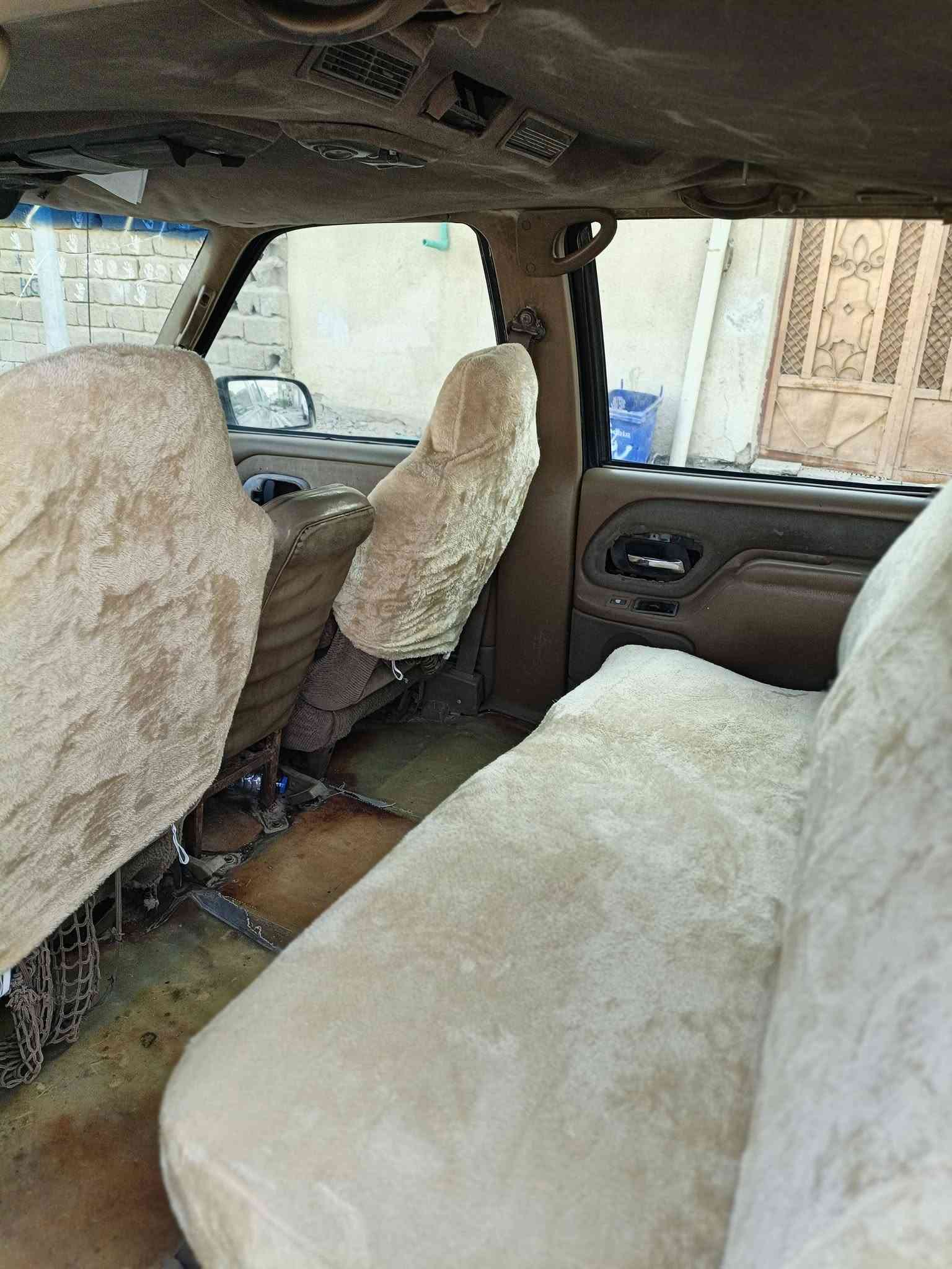 السلام عليكم
جمسي موديل 1995 مكينه 350 وگير700 ٫ خير من الله سياره جاهزة حداده تخم تايـر ٫سنويه لغاية2027 علمأ"التحويل مباشر 
السعر:27
العنوان: البصره 
رقم الهاتف :***********
