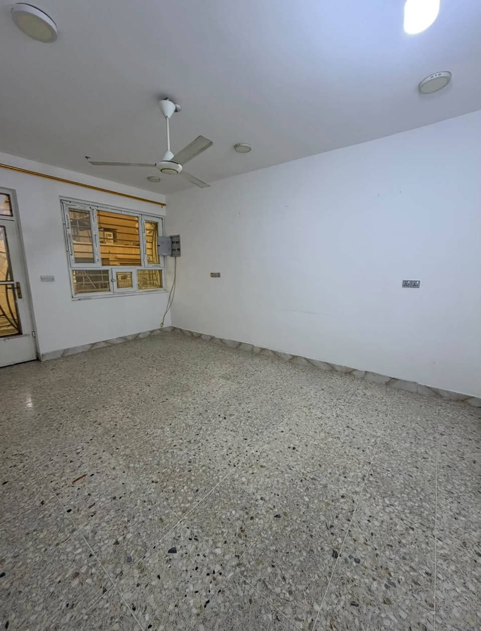 🏠 مشتمل طابق أول معزول للإيجار
📍 المنصور – حي العربي
غرفة نوم + صالة + مطبخ + حمام
❄️ مجهز بسبلت
👨‍👩‍👧‍👦 عوائل فقط
📞 ***********
