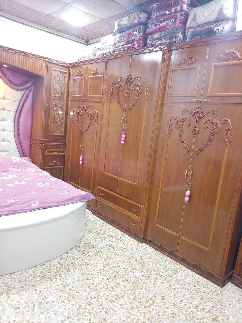 السلام عليكم اخشاب اخو الجديد خشب عراقي درجه اولى خشب ثقيل السعر مليون ونص التواصل عل الرقم ***********
