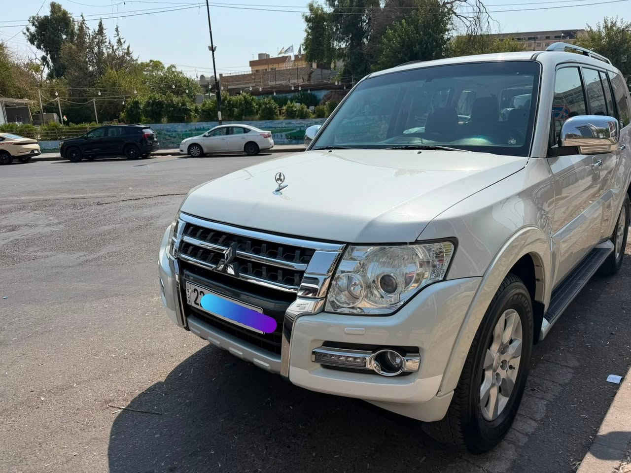 سلام عليكم
من رخصة الادمن المحترم ....
باجيرو حبتور فول مواصفات للاخير 
تخم تاير ياباني اصلي بعده بالضمان صدر امامي خلفي بعده بالضمان 
كير محرك صدر تبريد كشر السياره كفاله عامه حته الدعاميات بعد معروفه مواصفات الحبتور دمام بلادي 
موديل 2016 
ماشيه 94 الف السعر 183 وبيها مجال حك الجيه وعلى راسي
مكان السياره بغداد 
رقم الهاتف ***********
