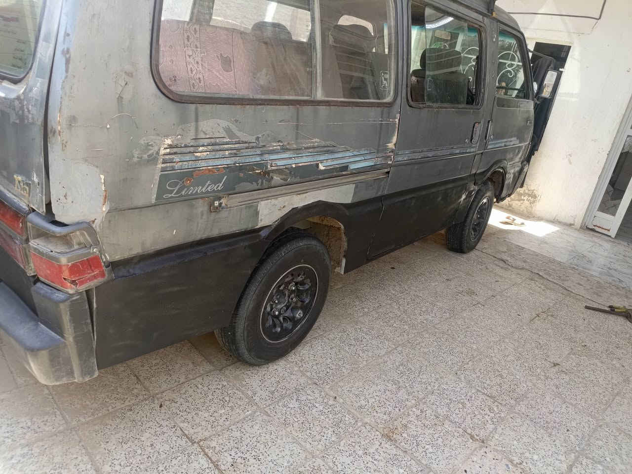 كيا بستا موديل 94 ماكينه وقير مقفولات تخم تاير جديد سياره بلاديه بدون لا صبغ ولا معجون مصفره هيئه وغرامات سنويه لل 28 رقم ديالى الماني بشرط التحويل سعر السياره 22 ورقه مكان السياره ديالى الخالص شراي يتصل ***********
