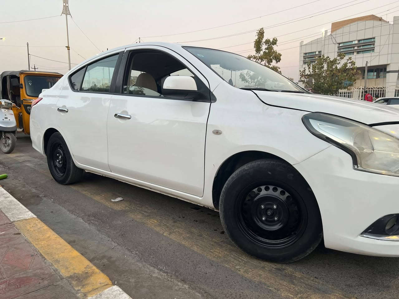 نيسان صني هندي مديل ٢٣ بليته الزركه رقم ذي قار معوقين وكاله عامه رقم جديد مبدل بنيد ومفتوح الجاملغات تبريد 
حداديه سعرها ١١٠ .... ***********
