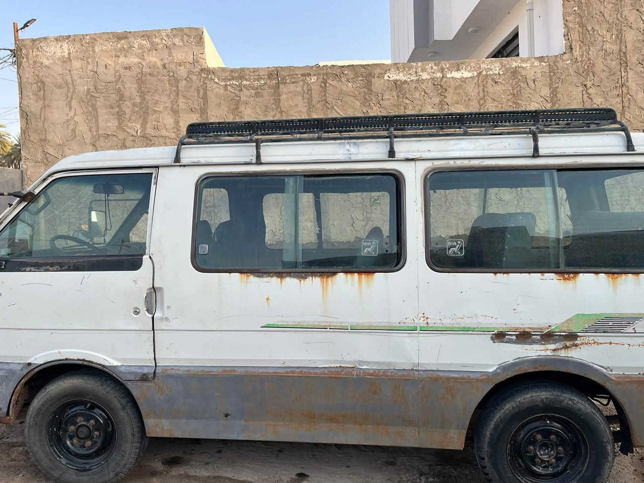 كيا بستا للبيع موديل 93 رقم بابل الماني كير مكينه حداديه تخم تاير شواصي اربعه نضاف داخل نظيف دوشمه جديده كهربائيات شغاله مالكها موجود تريد تحويل تريد وكاله مكان السياره حله حي الجزائر السعر 23 وبيه مجال للاستفسار الاتصال على الرقم *********** او المراسله خاص
