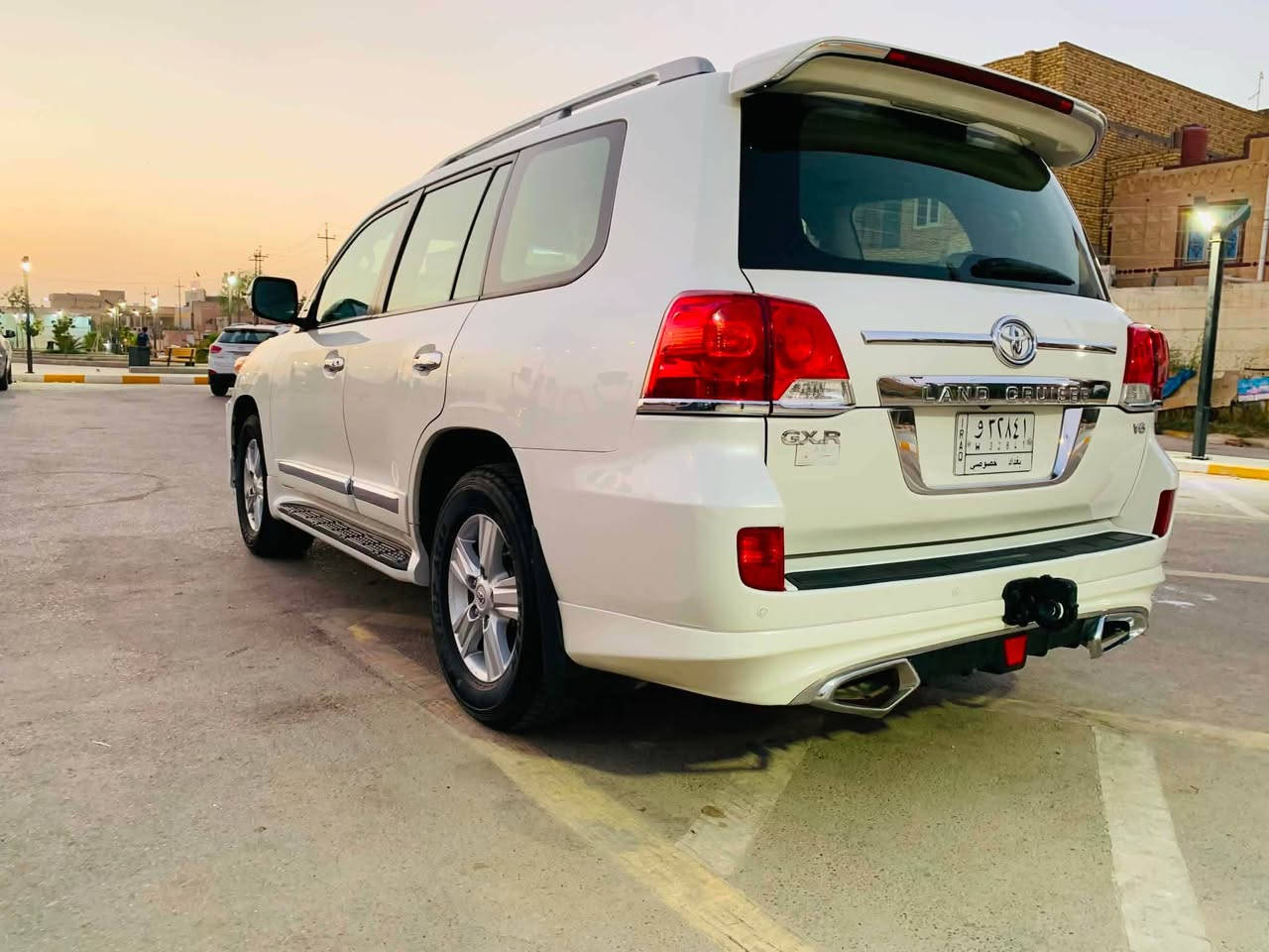 لاندكروزر GXR • ٢٠١٥ • ١٠٨ الف