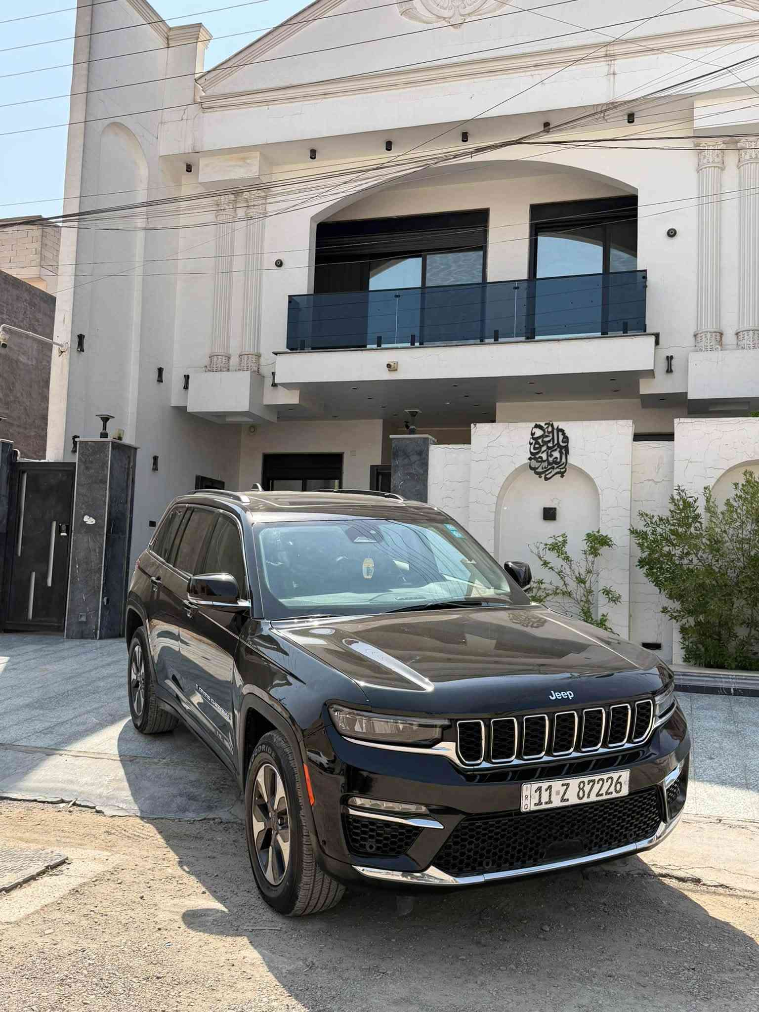 للبيع بسعر مناسب
شراي اتصل وتشلع عيني 

جيب شيروكي 2024 لون اسود شذرة كلش حلو لونها 
5راكب المرغوب 
Plug in هايبرد السيارة 
محرك 2000 توربو 
فول مواصفات فول الفول 
3 شاشات 
بانوراما 
رادارت محيطية 
بصمة تشغيل وبصمة ابواب 
شاشة جبيرة 
تدفئة كشنات وتدفئة ستيرن 
كشنات جلد كهرباء 
فول الفول السيارة مواصفاتها متنعد  
حادثها جاملغ امامي وشوية من الباب صبغ  
بدون دواخل شرط الفحص بدون شاصي بدون لغد 

رقم بغداد باسمي تحويل ثاني يوم 

مكاني بغداد 
***********
