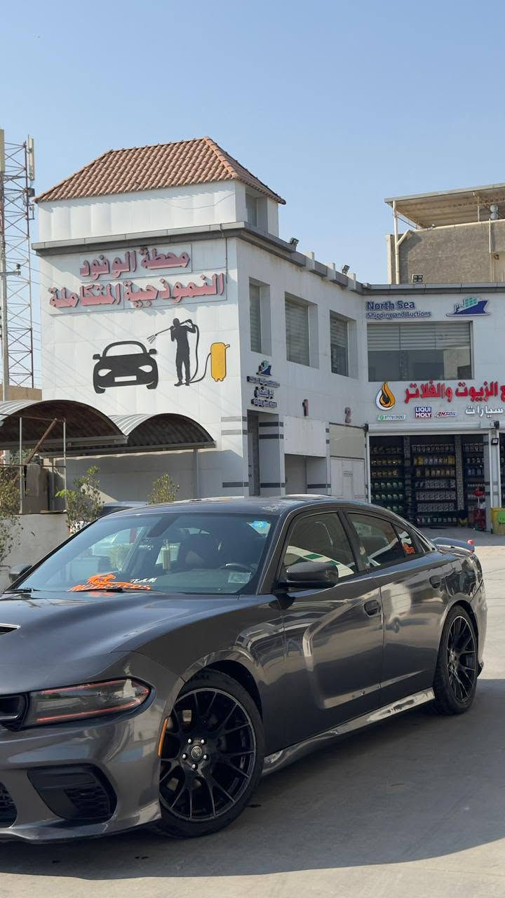 السلام عليكم جارجر بوليسي للبيع مكينه 8 سلندر R/T   السياره مكينته مبدل بيه بطل اكفلك كير وحداده واصوليت السياره بيه بيه برمجه تمشي على البانزين العادي لايتات متغير تتحكم بيه من المبايل حادثها مدكر وبنيد البدي غير مكفول السعر 126 مكان السياره بصره للتواصل ***********
