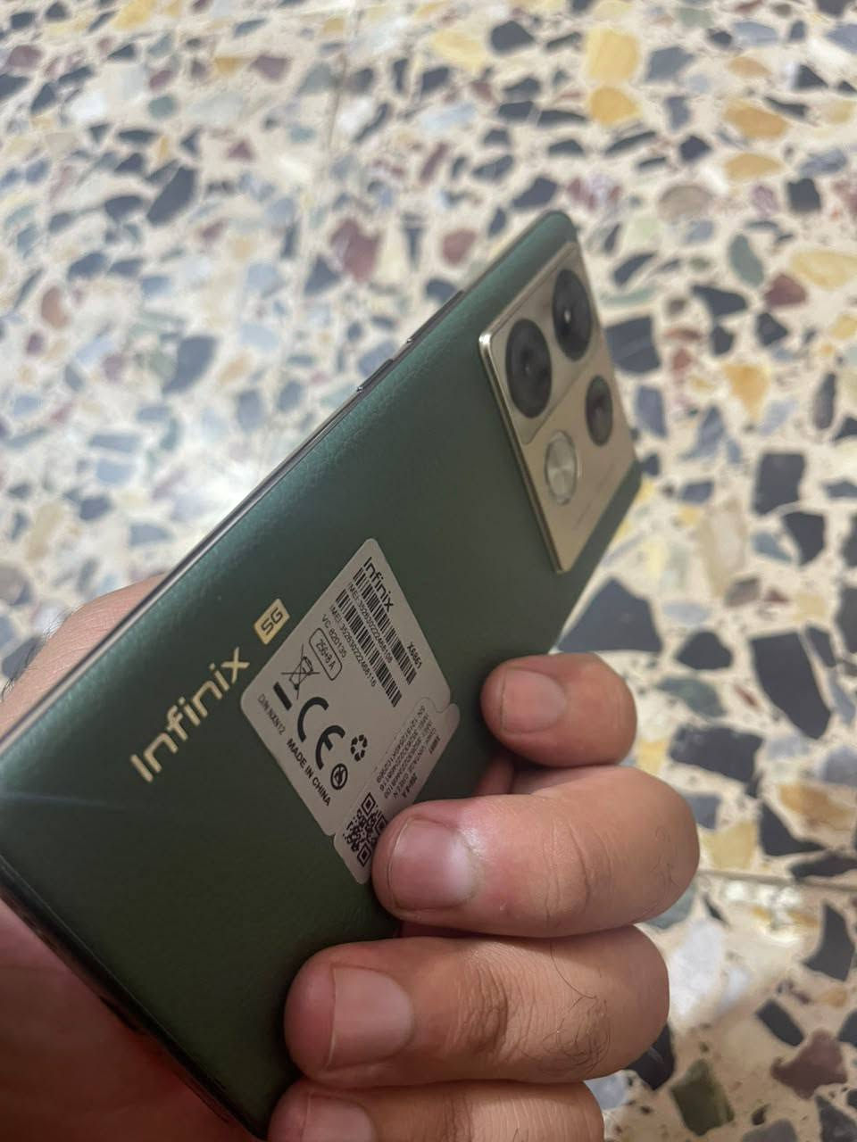 السلام اعليكم اخوان انفنكس نوت ٤٠ برو بلاس  5g الجهاز جديد شخط ما بي  ذاكره ٢٥٦ عشوائيه ٢٤ الجهاز مكفول نضافه ٩٩ جهاز كلش نضيف  بدون ملحقات فقط شاحنه اصليه ١٠٠ واط 
بغداد المحموديه او السيديه 
البيع او مراوس 
***********
