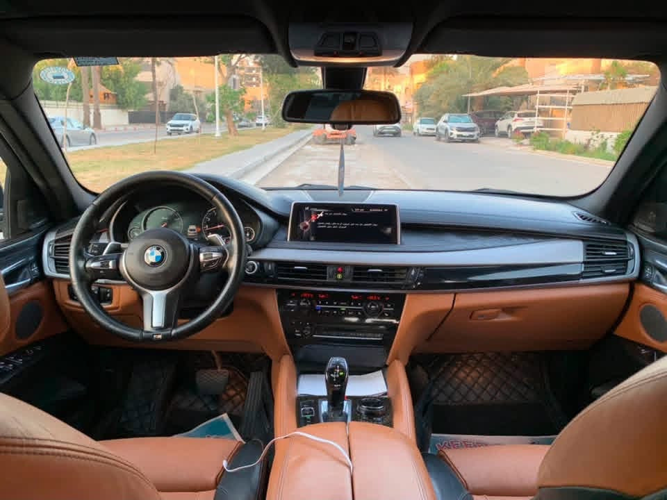 BMW. V8 M50  
2015 

وكاله العروش. مكفولة. من كلشي.  
ماشية 100 الف. 
رقم ارييل تحويل. ثاني يوم 
السيارة كلها كت ام.  
داخل. لونيين. 
السيارة. جديدة. كلش. 
بردات.   
بيبان شفط. 
فتحه. 
دخول. ذكي. 
3. شاشات. 
كشنات. تدفئة تبريد. 
داته شو. 
السيارة. هواية مواصفات بيها.   
بغداد اليرموك ***********
