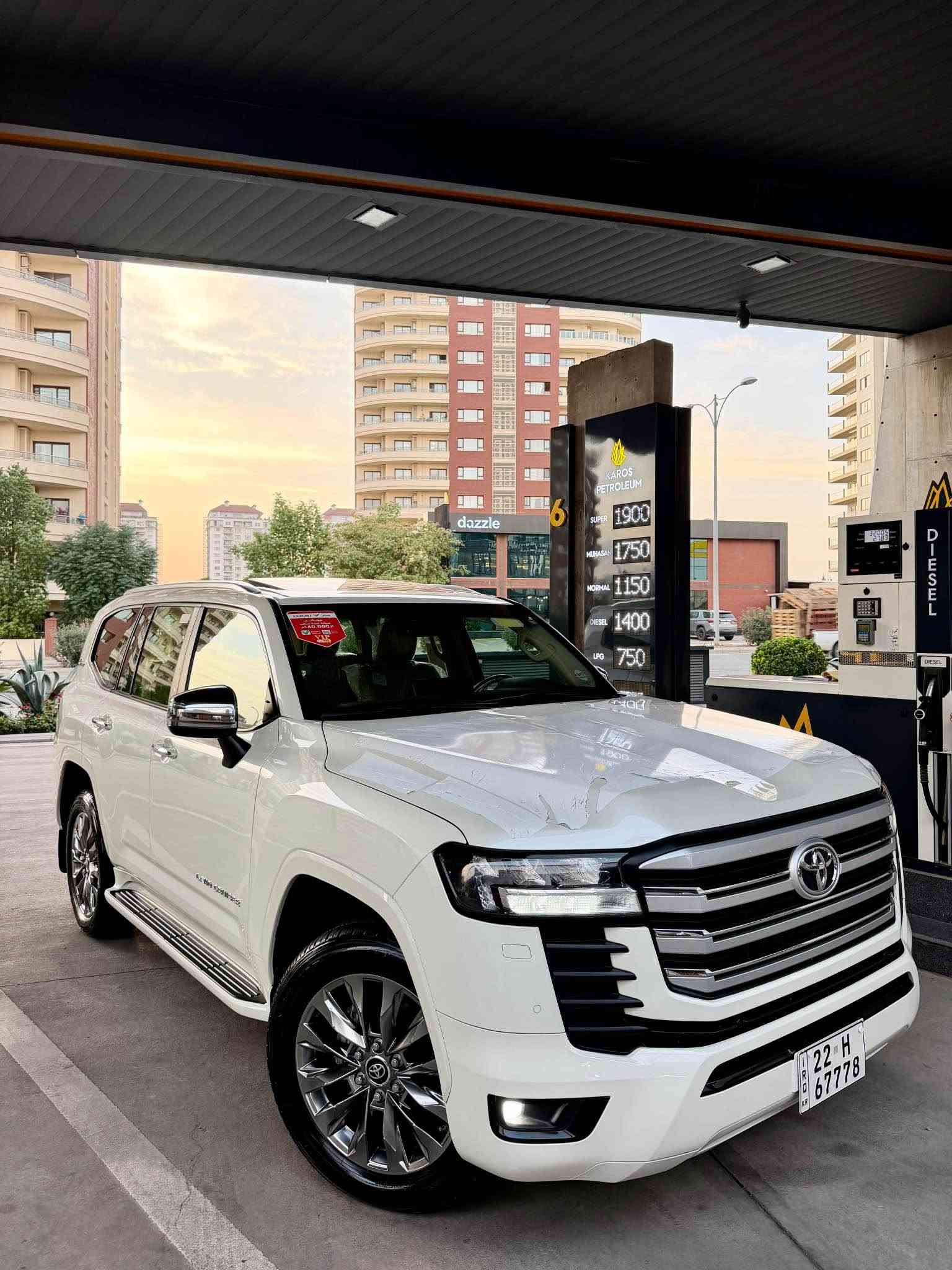 لاندكروزر GX.R • ٢٠٢٢ • ٦٠٠٠٠ كم
