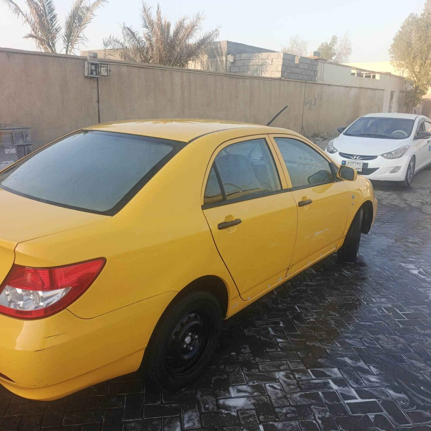 سلام عليكم بيوادي للبيع مديل 19سياره مال   اقصاد بعد اله اقل شهر وصير حره كفاله عامه بيه جم طخه بصيطه والباقي كفاله مكينه كير تبريد حداديه تخم تاير رقم ذيقار سياره حلوه مرتبه مال جناي كامله مابيه اي نقص مكاني بصره السعر 61 وبيه مجال للطيبين  ***********
مكلف بل نشر لحد يراسلني هاذه رقم راعيه وتصل علي ❤️
