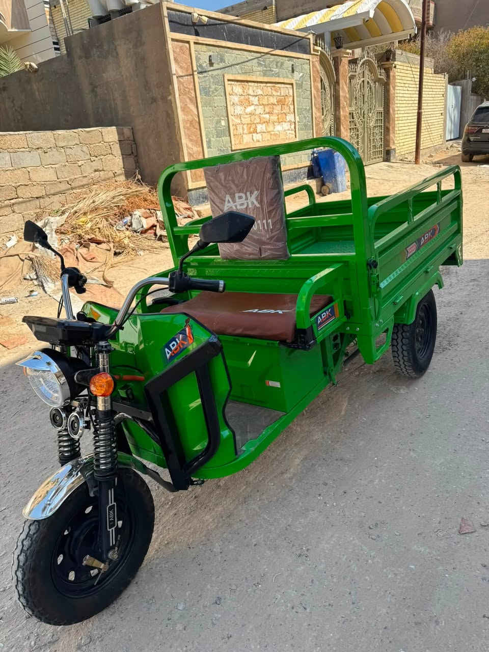 ستوته شحن مستخدمه شهرين جديده الحجم الجبير 
كير خفيف ثقيل ( لو گير ) مع نضام البگ R بطاريات اكبر حجم 45A 
تمشي بالشحنه الوحده 100 كيلو انسه الشحن 
كامله مابيهة اي نقص واي زنجار مابيهة وما مبدل بيهة ايشي ولا برغي مفتوح 
سعرهة 1150 الف مكاني 
📍بغداد ابو غريب الزيتون 
*********** واتساب ***********
