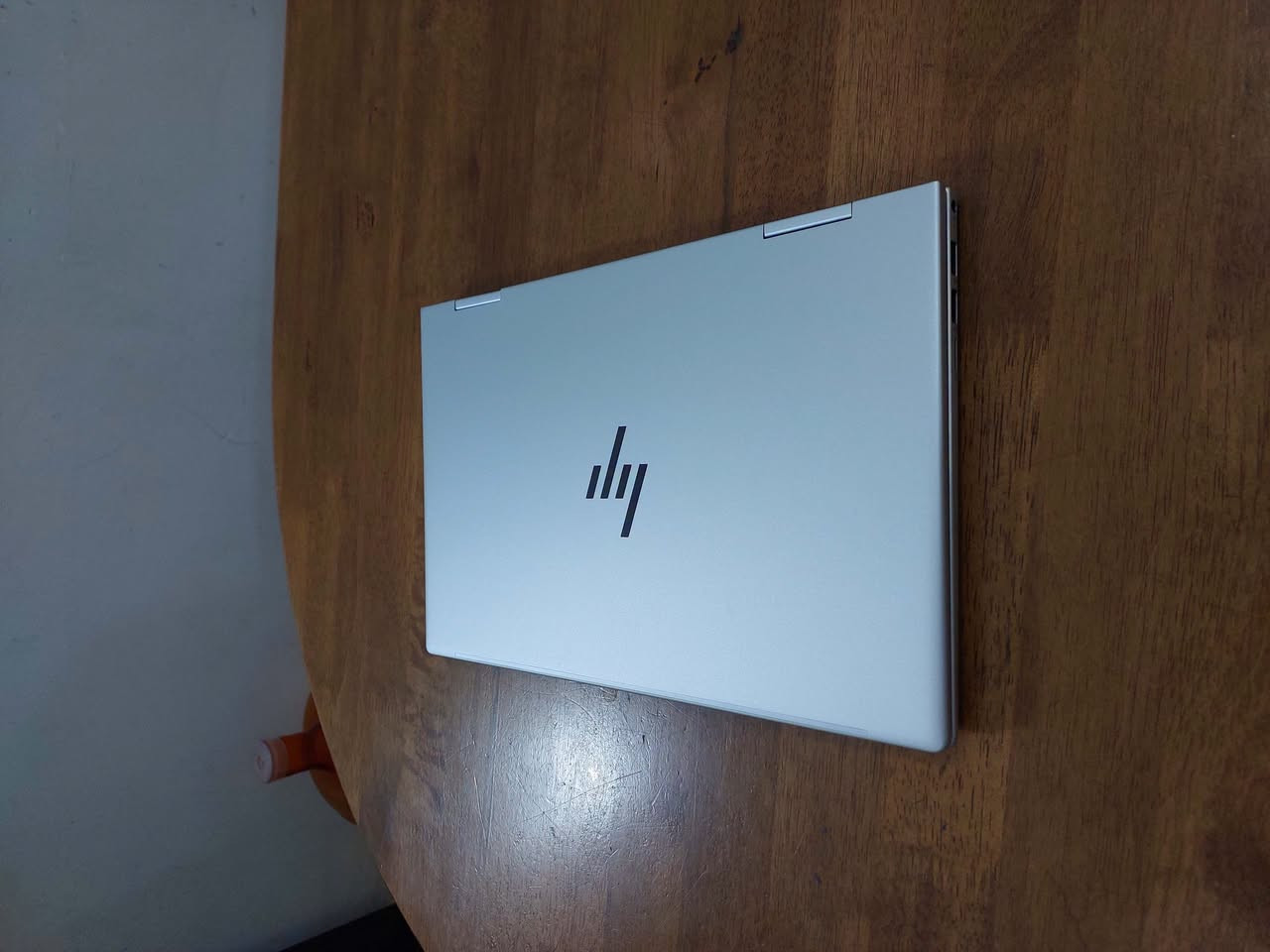 السلام عليكم  جيل 14 ....تحفة الكترونية من شركة HP موديل hp envy من الفئات العليا لماركة HP  ...لابتوب لمس TOUCH قلاب 360 درجة...بلون وشكل وتصميم مميز جدا..شاشة حجم 14  الوانها طبيعية مشبعة ولا اروع .. سوبر سلم مصنوع من المعدن مع هارد نوع SSD NVME حجم 512 ورام 8 وكرت شاشة قوي ومعالج كور 5 جيل 14   ..كيبورد ضوئي ثلجي 3 درجات مع بصمة اصبع وبطارية تدوم لساعات طويلة الجهاز جديد بمعنى الكلمة وكارتونتة وكل ملحقاتة ويا ملائم للبرامج الهندسية  والتصميم والبرامج والدراسة و لرجال الاعمال وغيرها... سعرة 500$ للاستفسار  *********** (واتس)
