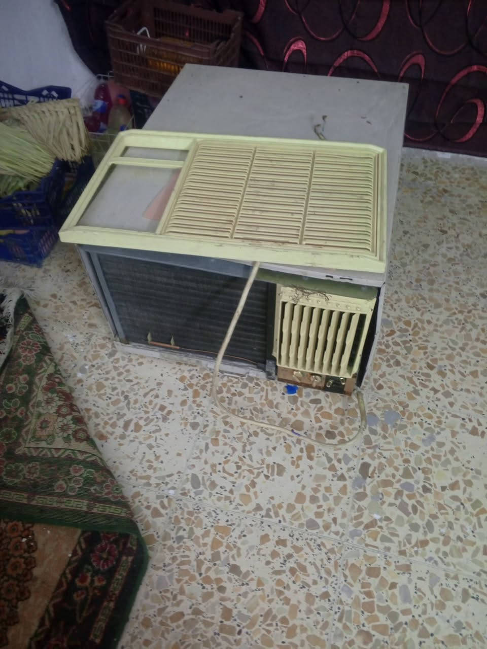سلام عليكم مكيف للبيع 2طن جنرال سعر 250استقسار ***********
