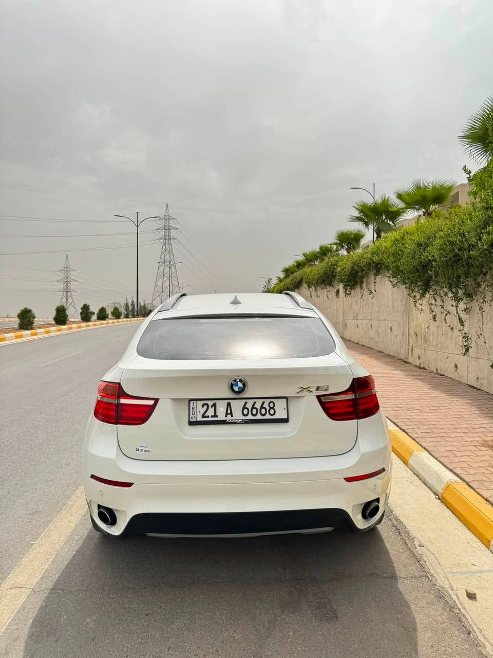 Bmw x6 35i 2014
سفری شەریکەی عروشە
دەعامی بۆ دەعمی بەشەرت
۸۳هەزار کم رۆشتوە هەقیقی
فولل موسەفاتە 
گیرو مەکینەی بەشەرت برغووی بانەدراوە
کوشن کارەبا
کامیرا
دەگا سەحب
پەردە
شاشەی دواوە
سلایت
*********** 
سیعر:۱۹۸ گەڵا
