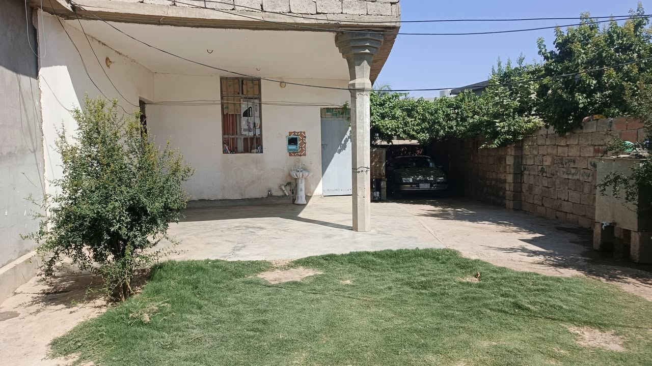 السلام عليكم 
منزل مقابيل المشروع قريب ع جامع الوادي ركن متكون من ثلاث غرف نوم وهول ومطبخ حار بارد وربعة
 المساحة 350 م الكلي
السعر 34 وبي مجال 
 للاستفسار اتصل
***********
