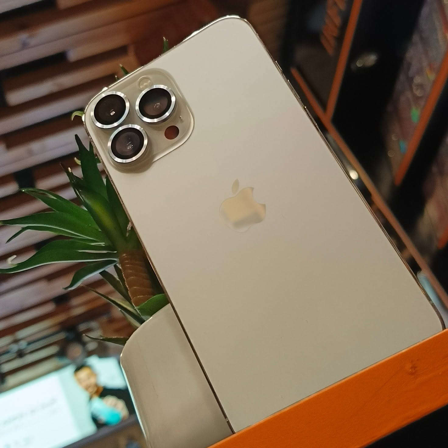 #متاح هاتف مستخدم 👇

# iphone 13 pro max

الذاكرة  256 GB
البطارية 95 % 
الهاتف نظافة فوووول  ❤
#السعر 690 الف فقط 

#العنوان _الانبار _قضاء هيت _ شارع حامي حميد _مجاور مجمع الملكة أو مقابل مكتبة الأقلام _ مركز الباشا 💥
#لتواصل معنا : 
واتساب / ***********
الانستا / albasha-mople
