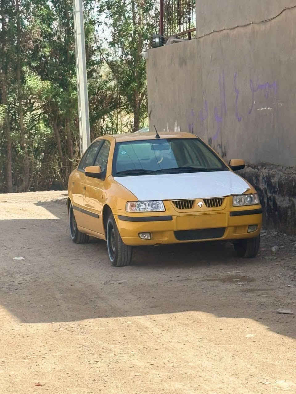 السلام عليكم سمند مديل 12بيها جاملغ بس نفسها مصبوغ كير جديد مكينه تنقيص كلش قليل رقم بابل بسمي مكان بابل الحله مركز رقم صاحبها اتصل وافتهم منه ‭***********‬
