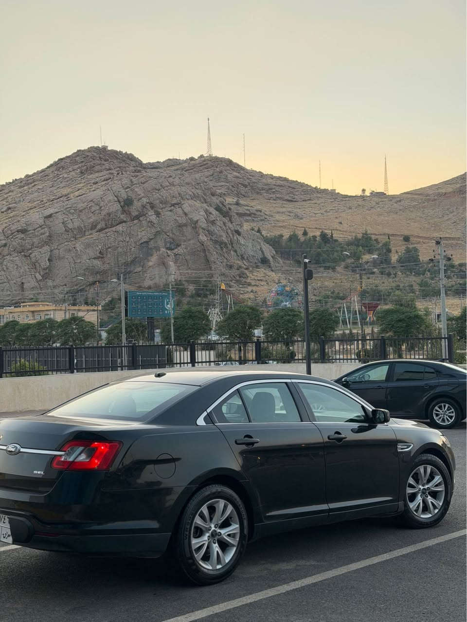 بسم اللّٰه الرحمن الرحيم
بەناوی خودای گەورە 
Ford taurus 2011 SEL
فۆرد تەورەس ٢٠١١ SEL
سەیارەکە زۆر جوان و خاوینە گیر مەکینە کارەبای بەشەرت 
مەکینە کراوەتەوە بۆ واتەر پەمپ 
گیر لە سوکان دەرگا کۆد ناو ڕەش 
کوشن جلد 
بەشەرتی ئەوەی کێشەی نەبی 
سەیارەکە سی پارچەی بۆیاخە 
بە شەرتی وەکالە و بەناو کردن 
ڤایبەر وەتس ئەپ 
***********
*********** السليمانية, العراق

