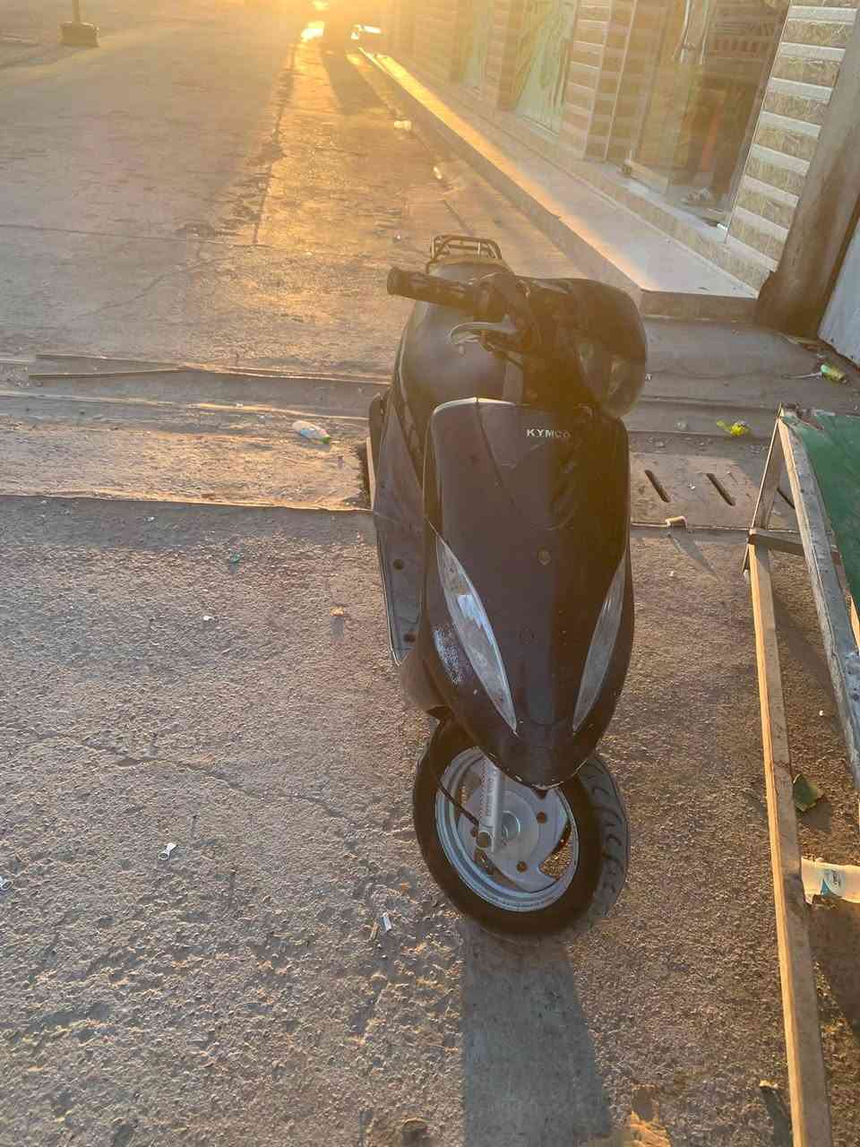 سلام عليكم شباب للبيع دراجه كامكو ياباني دراجه حلوه مكينه ناعمه كهربائيات سلف لايت بك لايت كله شغال نقص عرموطه مالت هندر سعر الدراجه 125مكاني بابل المسيب رقم ***********
