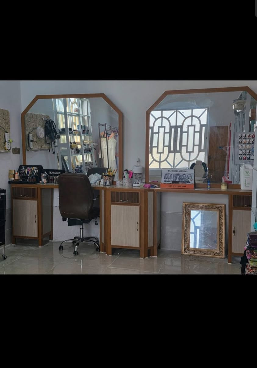 بيع مستعجل كلمن وسعره وبالخدمه تريد مازنجر موجود 

واتساب موجود ***********
