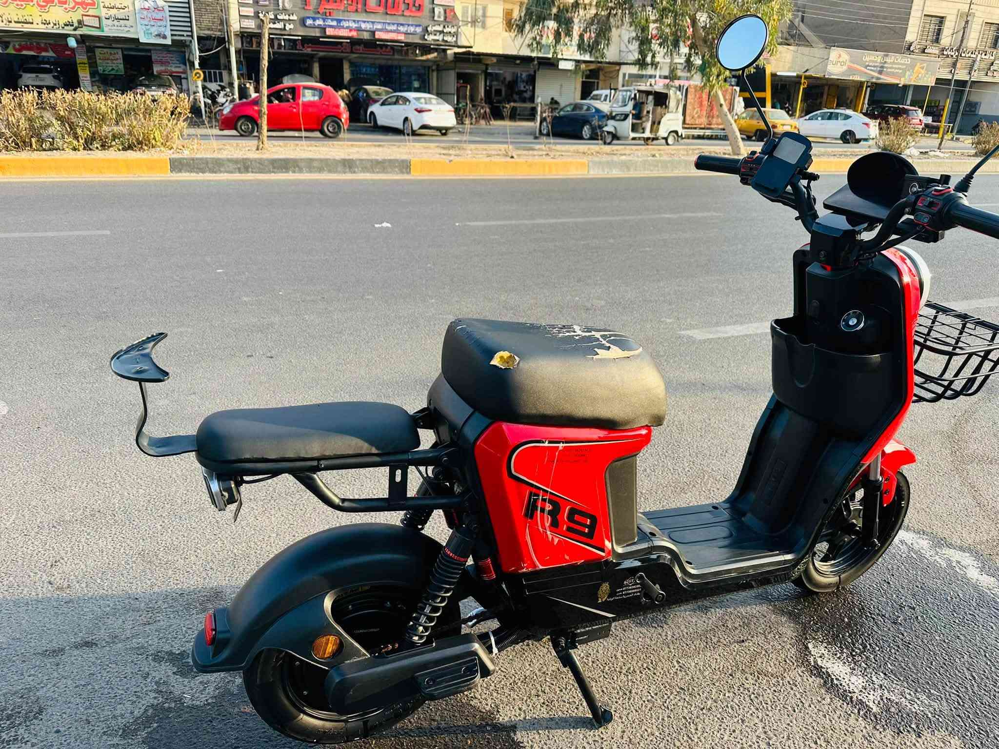 دراجة شحن R9 مديل ٢٠٢٥
دراجة شحن فول مواصفات 

بطاريات 🔋 5 اكبار او نضام البك 

او دبل اشارة دراجة ممتازه 

معروضة ب ٣٥٠ او بيها مجال بسيط 

مكان بغداد حي الجهاد رقم التواصل او متوفر واتساب 

( ***********)

نص مكتوب في الصور:
- _11a23