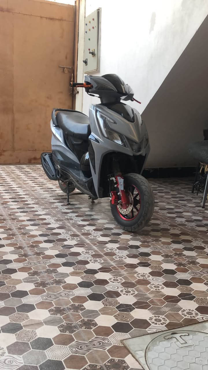 للبيع دراجة  تايوان 🛵🔥

دراجة نظيفة ومرتبة، مثل ما موضح بالصور، جاهزة للاستخدام وما تحتاج شي.

🔹 حجم المحرك: 125 سي سي

🔹 اللون: رصاصي / أسود

💰 السعر: 700 ألف 

📍 المكان: البصرة / الزبير

📞***********
