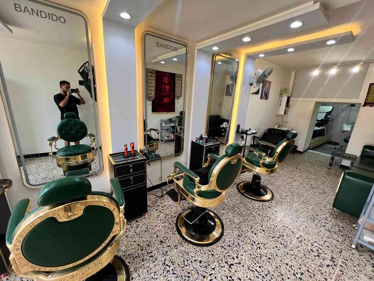 صالون حلاقه VIP للبيع 
للاستفسار ومعرفة تفاصيل اكثر 
***********
***********
العنوان بابل الحله الإسكان شارع مستشفى الجمهوري مقابل العيادات الاستشاريه
