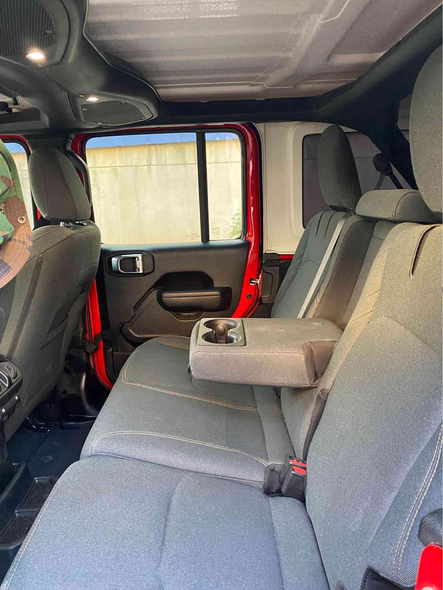 🔥 Jeep Wrangler 4xe Sport S 2024 🔥
كلين تايتل من دعامي للدعامي ب شرط بدون صبغ 🔥
🚙 موديل 2024
⚡ 4xe Hybrid – هايبرد
🛠️ محرك 2.0 تيربو – 4 سلندر
💪 قوة النظام تصل إلى 375 حصان
⚙️ گير أوتوماتيك
4️⃣ دفع رباعي 4×4
📍 اللون: أحمر
⭐ فئة Sport S 4xe

✨ مواصفات وتجهيزات:
• شاشة ونظام ترفيه
• شاشة كبيرة 
• كاميرا خلفية
• تحكم بالمقود
• مثبت سرعة
• تشغيل عن بُعد
• كراسي أمامية مدفأة
• دركسون مدفأ
• دخول وتشغيل بدون مفتاح
• نظام مراقبة النقطة العمياء
• حساسات اصطفاف خلفية
• نظام صوت Alpine
• سقف هارد توب أسود 3 قطع

سيارة كلين تايتل من دعامي للدعامي ب شرط 
موديل حديث شاشة كبيرة مكفولة كفالة عامة لون مميز 
ماشية ٢٧ الف ميل تقريباً 
مكفولة من گير محرك كهربائيات ب شرط 
سعرها بلاششش بلاشش
298$ ورقـــة و بيها مجال 🔥🔥
للأستفسار اتصل على هذا الرقم 
كورك-واتساب 
*********** سميل, دهوك
