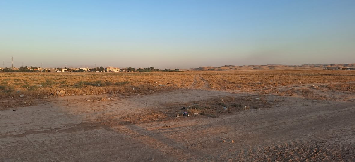 نصف قطعة طابو صرف مساحة ١٢٥م حي الموظفين توزيع الشهداء وجرحى يبعد 30م عن اعدادية الاخاء ومتوسطة الأكرمين( السعر 12) ***********
