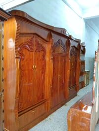 غرفة للبيع • ٦باب • نظيفه