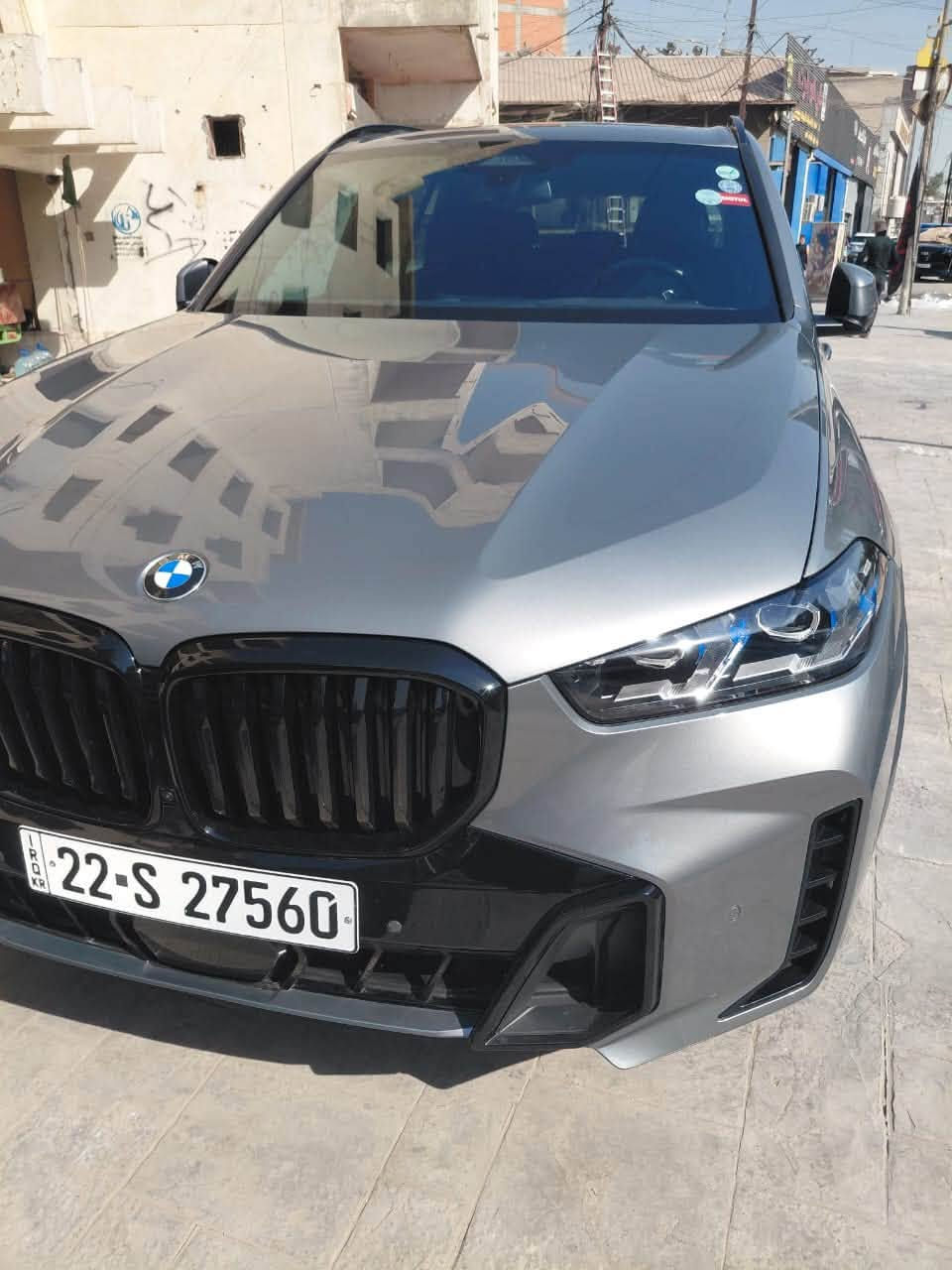 للبيع BMW X5 موديل 2024 محدثه ام بكج
السيارة مرقمة أربيل ومغلفة PPF ومظللة

كلين تايتل ومكفولة كفالة عامة من الضربة والصبغ والبارد
السيارة بحالة الوكالة

المواصفات:

- كامرات 360
- حساسات 360
- رادارات 360
- TwinPower Turbo
- شاشة BMW Curved Display
- شاشة عدادات رقمية
- شاشة وسطية لمس كبيرة
- نظام iDrive 8.5
- Head-Up Display
- كاميرا خلفية عالية الدقة
- كاميرا أمامية
- كاميرات جانبية
- Surround View
- 3D View
- Parking Assistant
- حساسات أمامية وخلفية
- نظام النقطة العمياء
- رادار جانبي
- رادار قراءة خطوط الشارع
- تنبيه الخروج من المسار
- اهتزاز الستيرن عند الخروج من المسار
- تحذير الاصطدام الأمامي
- فرملة طوارئ أوتوماتيك
- كشف المشاة
- نظام الثبات
- مانع الانزلاق
- نظام نزول المنحدرات
- فتحة سقف بانوراما
- إنارة داخلية متعددة الألوان
- مقاعد أمامية كهربائية
- تدفئة وتبريد للمقاعد الأمامية
- ميموري للمقاعد
- مكيف أمامي وخلفي
- مكيف أوتوماتيك متعدد المناطق
- فتحات تكييف خلفية
- دركسون مالتي فنكشن
- ستيرن كهربائي
- شفتات على الستيرن
- بصمة تشغيل
- مفتاح ذكي
- دخول ذكي
- تشغيل عن بعد حسب التفعيل
- Auto Hold
- Auto Start / Stop
- أنظمة قيادة متعددة
- نظام ملاحة
- Apple CarPlay
- Android Auto
- Bluetooth
- USB-C
- شاحن لاسلكي
- نظام صوتي ممتاز
- باب خلفي كهربائي
- مرايا طوي كهرباء
- مرايا قلاب عند الرجوع
- أضوية LED ذكية
- جنوط BMW أصلية
- إطارات عريضة وثابتة
- عزل ممتاز
- ثبات عالي
- أداء قوي
- تبريد وتدفئة للستيرن

السيارة مغلفة تغليف درجة ممتازة بضمان 10 سنوات
ومظللة مع كارت تظليل

الموقع:
بغداد - شارع فلسطين

السعر- 51.000$ 

للاستفسار: ***********
