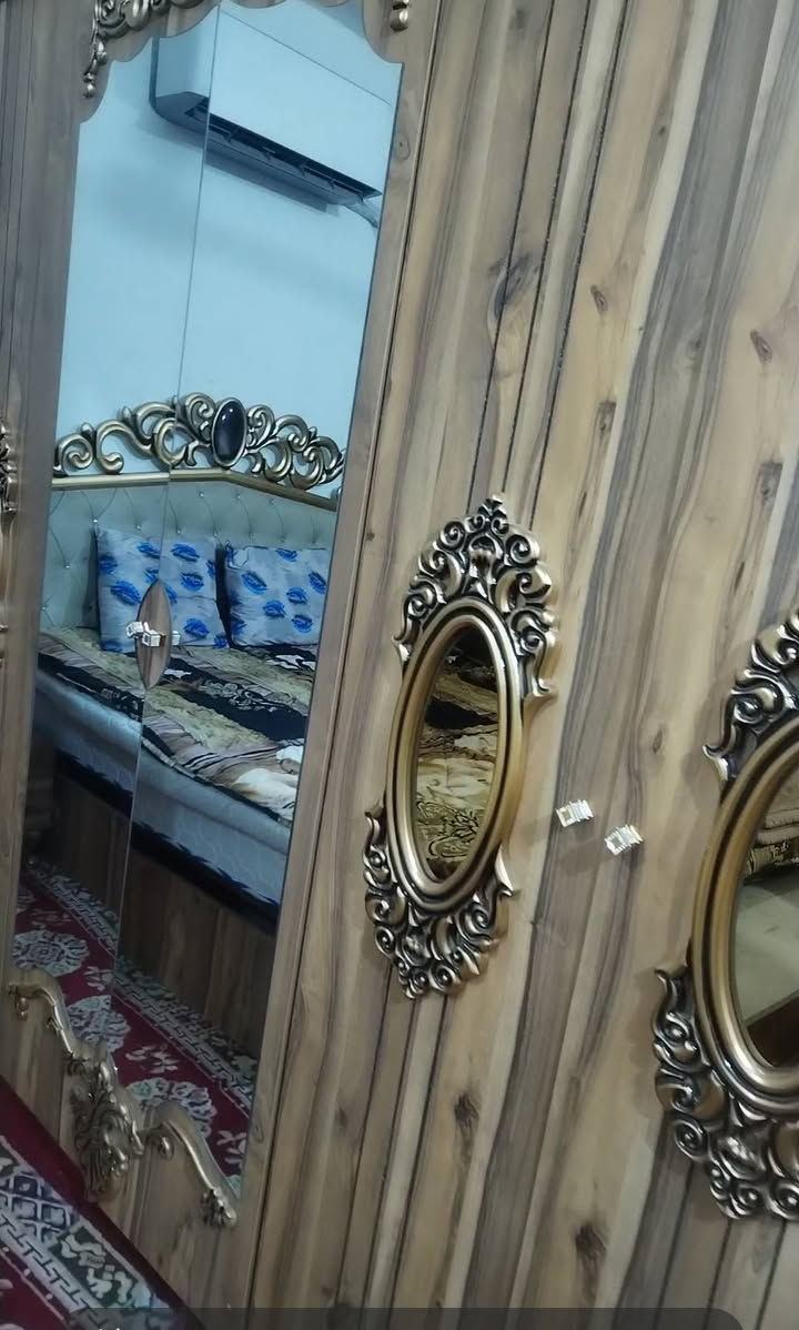 غراض للبيع  كنتور مع ميز تواليت مع تاج جربايه فقط وكومديات ثنين وكاونتر مع سنكي ومعلق بابين وطباخ جديد مع الميز  بسعر مناسب ورمزي
للتواصل اتصل ع
***********
