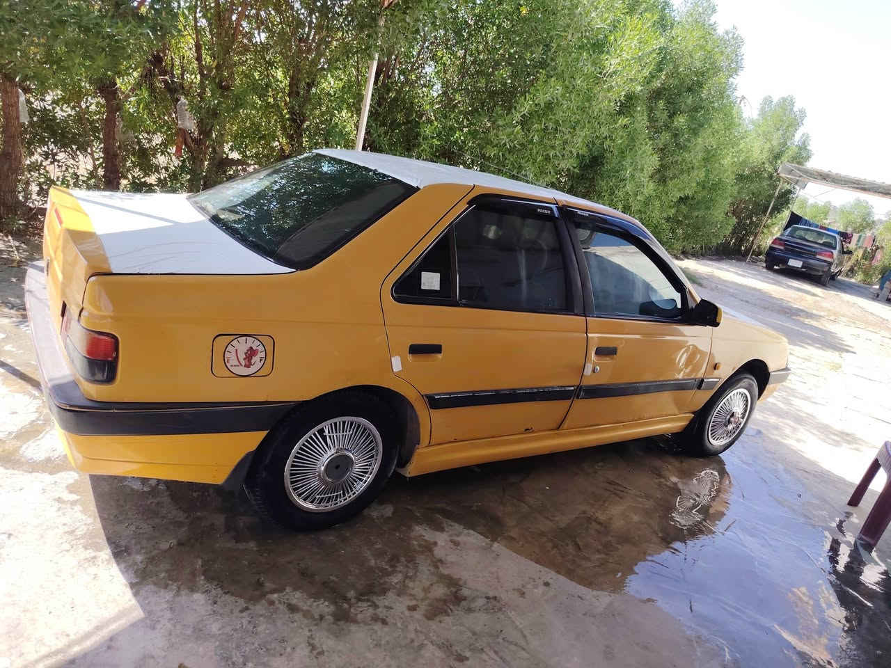 السلام بيجو 405 موديل 2015سياره جاهزه وخير من الله كير مكينه فرنسي كفاله حداديه جديد تخم تأير جديد تبريد وياا السويج ثلج كهربائية كولها شغاله سياره بلاديه لا صبغ ولا ضربه ولا تبديل عده طخه شويه بل جنطه سستم سماعات هيئه وغرامات مصفره سنويه لغايه 2031يالله تنفذ تحويل مباشر معروضه 28وبيها مجال مكان السياره بابل محاويل قريه البعلوان الشراي يتصل ***********
