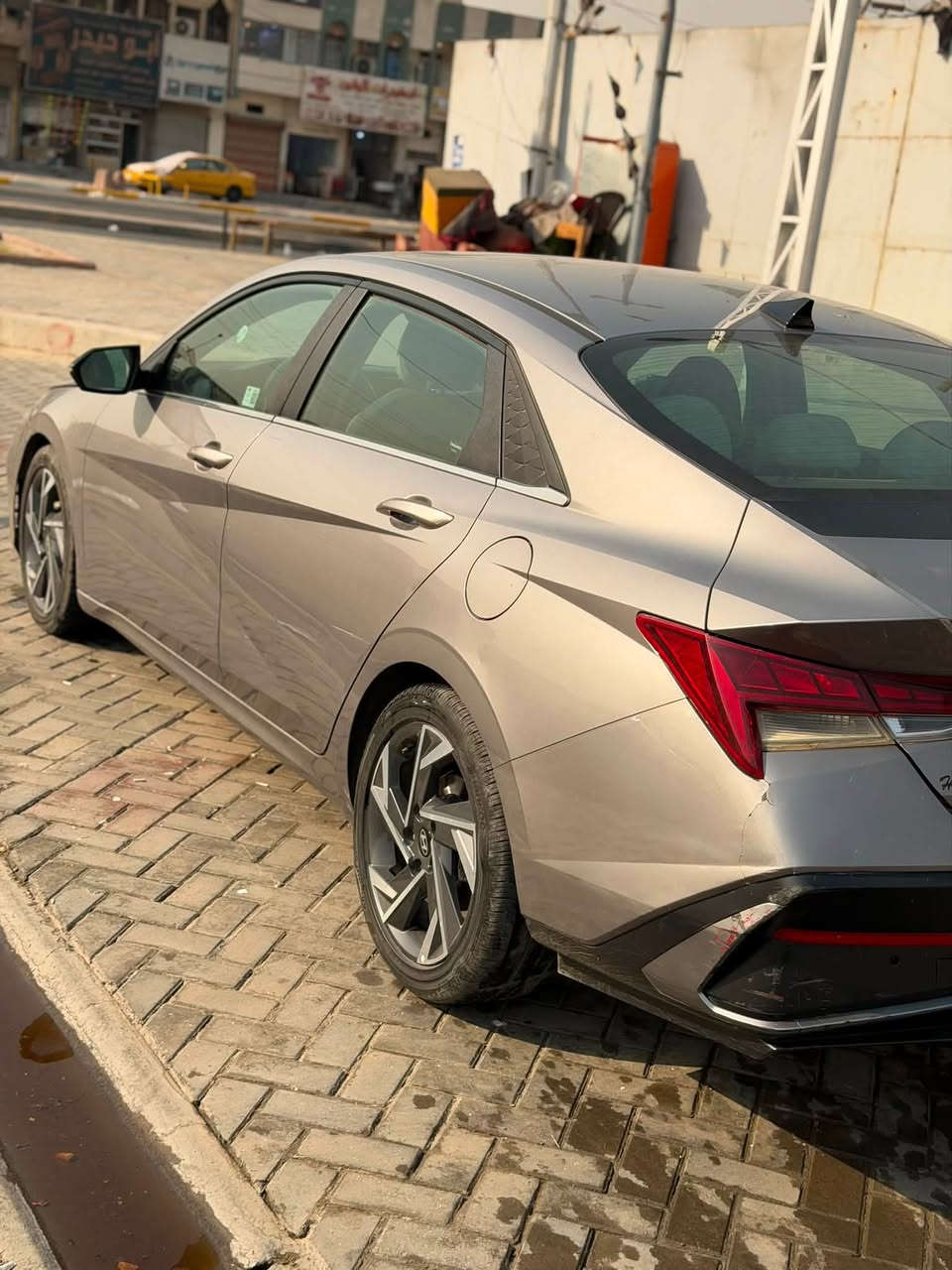 سلام عليكم
النترا وارد امريكي هايبرد موديل 24 فول لمتدد كل الموصفات  بيهه داخل ابيض تبديل بس باب الصدر يرباك برده  ماشيه 36 الف باسمي تحويل مباشر مكاني بغداد السعر 152 الاستفسار ***********
