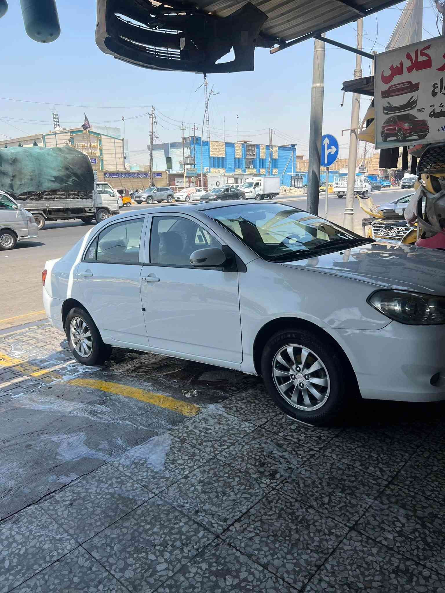 سلام عليكم اخوتي بوايدي جي ٣للبيع سياره كير محرك نضيف جديد تخم تاير ويل جديد تبريد ثلج سياره موديل 13تبريد ثلج فتحه جلد بصمه ويل كب شاشه رقم دولي سنويه مجدده هزه جديده بيها قطعتين كلير وطخه يم بك لايت بسيطه العنوان بغداد المشتل هـ *********** السعر 50
